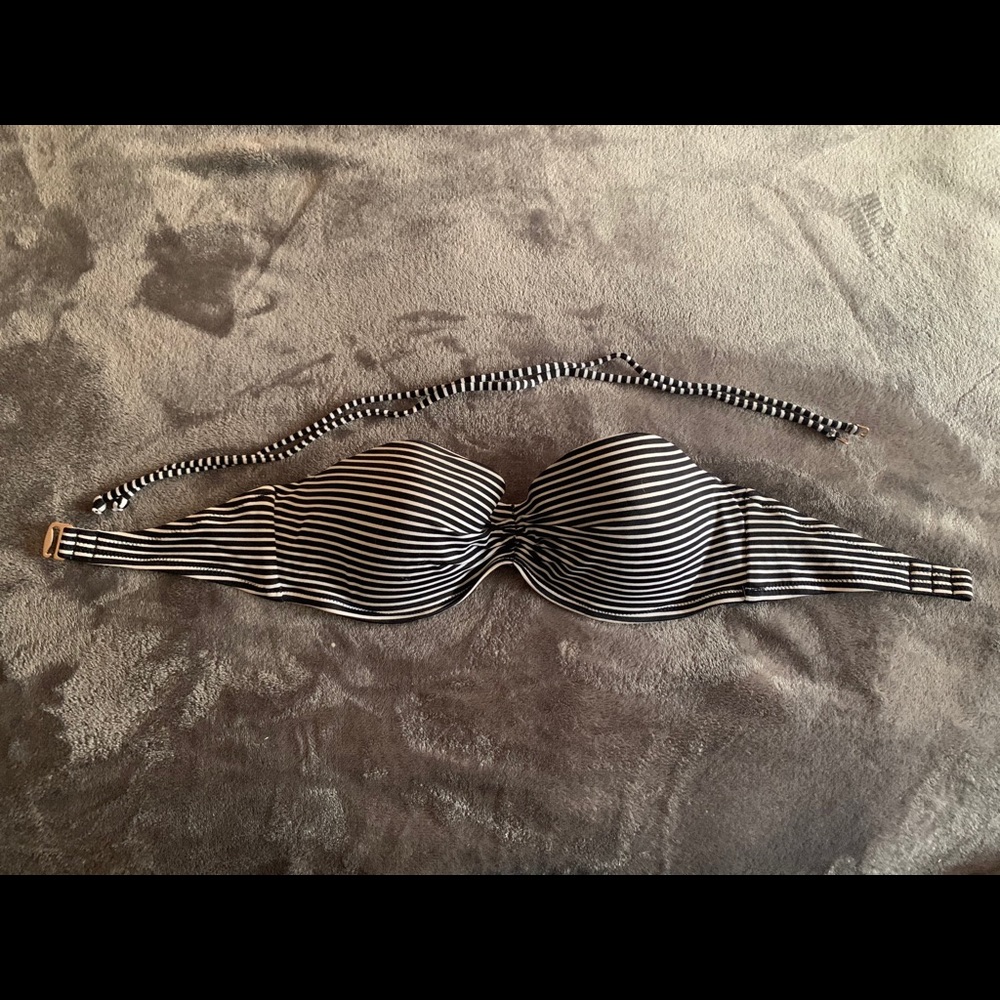 Matched set Victoria’s Secret Strapless Bikini 32D